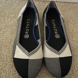 Rothy’s Like New Navy and Cream Plaid size 8.5